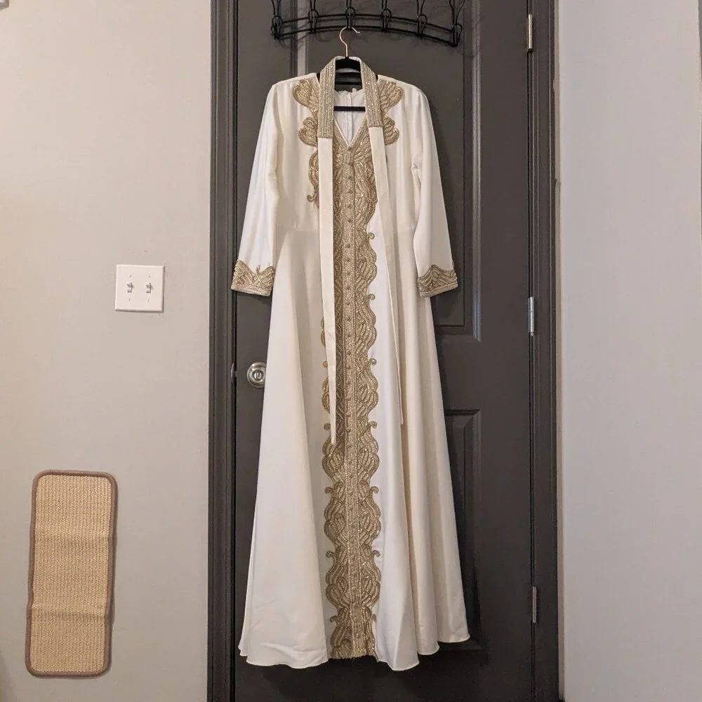 Elegant Cream and Gold Maxi Dress - Picture 1 of 4